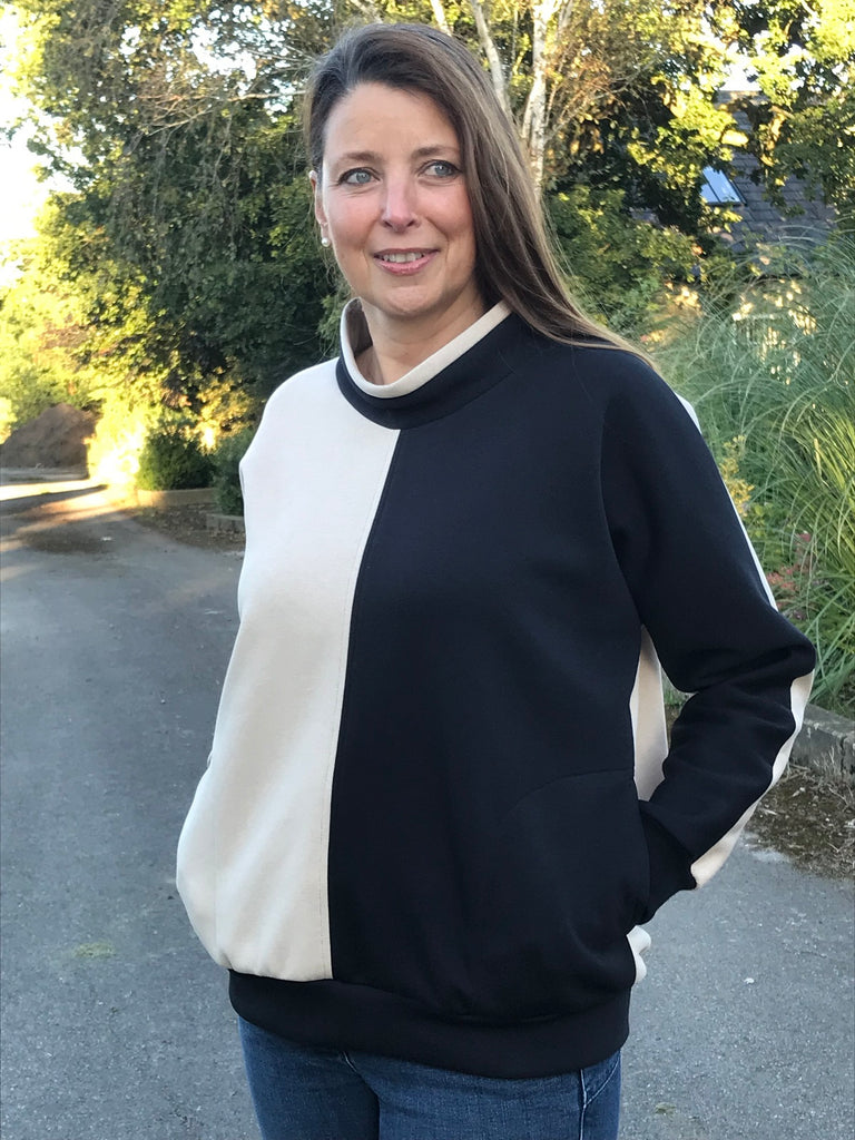 Carlton Sweatshirt top in Black/stone and Navy/stone