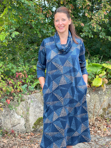 Weekender jersey dress in three colourways with separate circular scarf