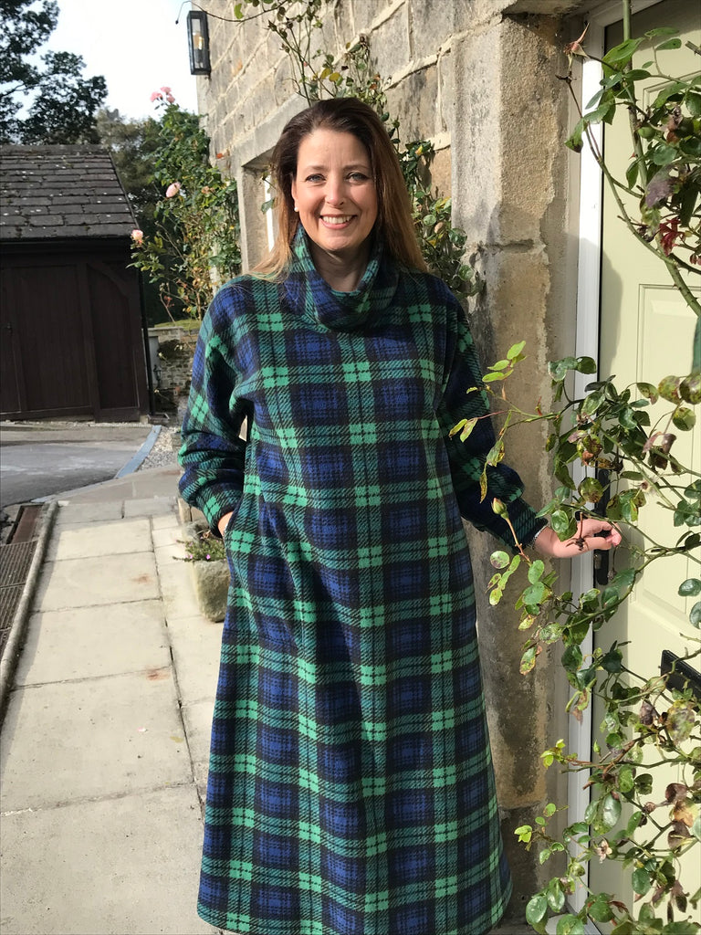Fleece Kaftan in Black watch