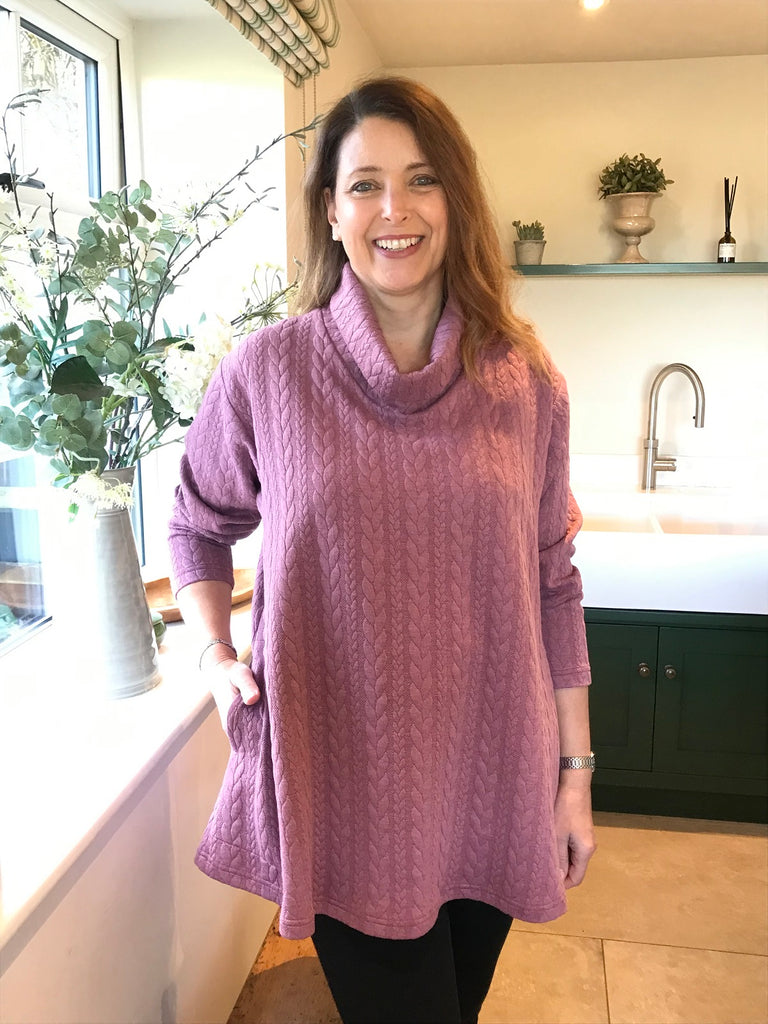 Sale Eva Stretch Cable Knit Swing Top  size 22/24
