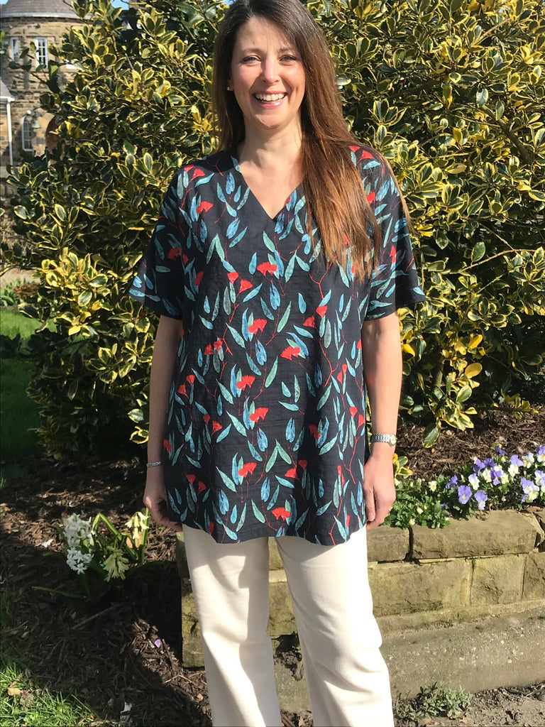 Sienna V neck top size 14/16 only generously sized