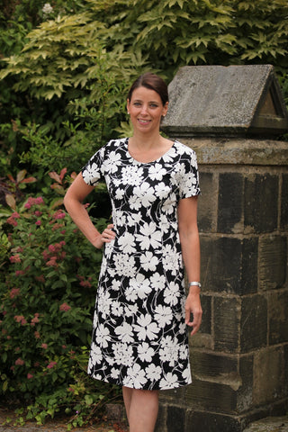 Vickie A line dress Size 12 only in two colours Navy/cream and Black/cream